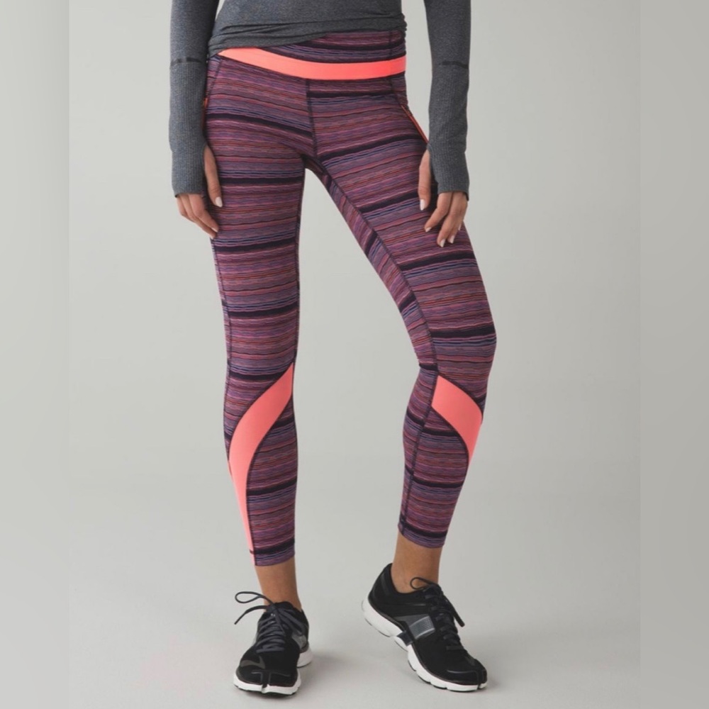 Lululemon On The Fly Black Short *2.5" Size 4